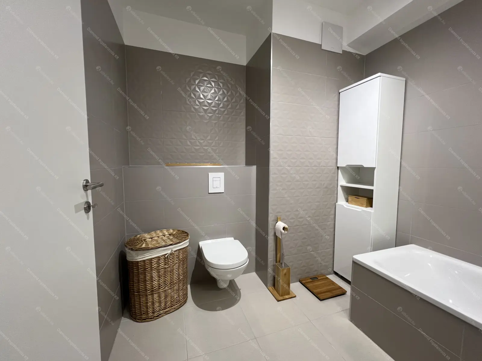 Kiadó albérlet 270000 Ft/hó áron: Budapest, VIII. kerület  Corvin sétány. Mérete: 35 nm, 1 szobás | Alberlet.hu - 6703338