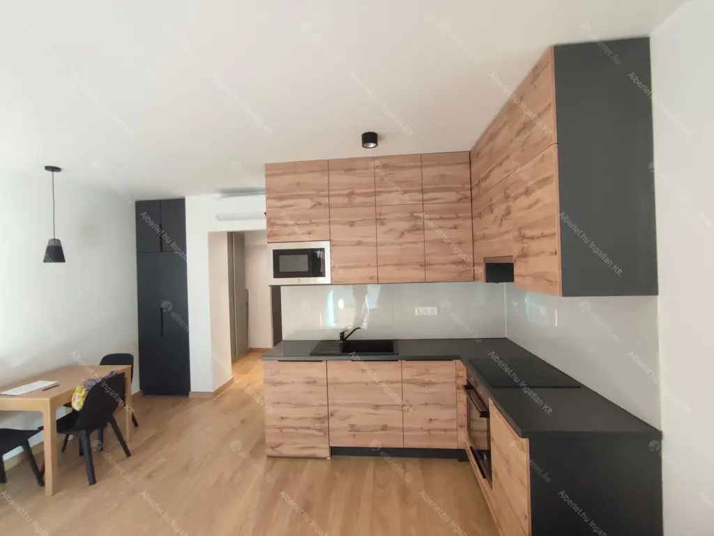 Kiadó albérlet 220000 Ft/hó áron: Budapest, VIII. kerület  Corvin sétány. Mérete: 36 nm, 1 szobás | Alberlet.hu - 6676180