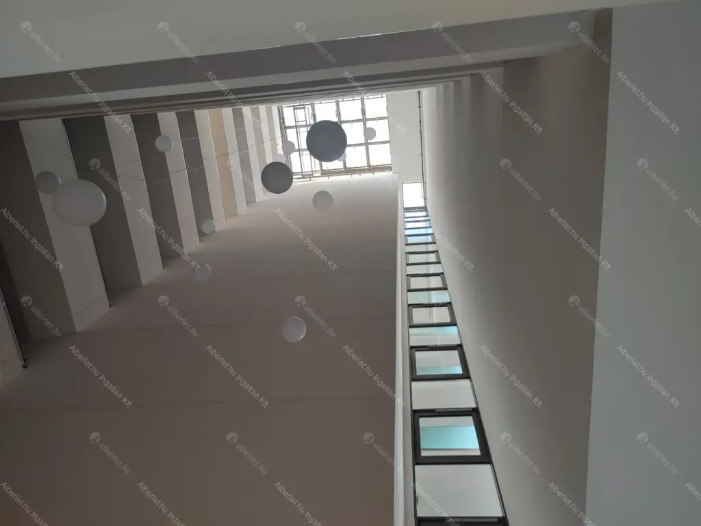 Kiadó albérlet 220000 Ft/hó áron: Budapest, VIII. kerület  Corvin sétány. Mérete: 36 nm, 1 szobás | Alberlet.hu - 6676196