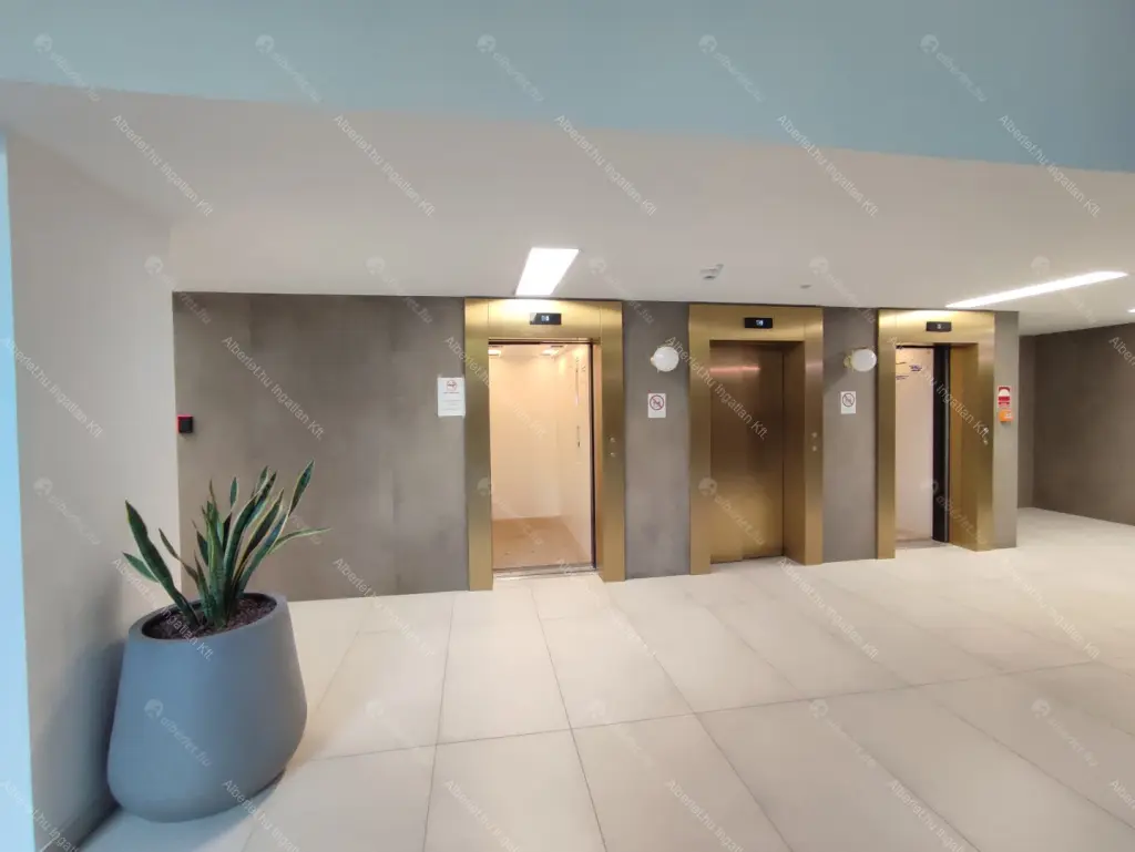 Kiadó albérlet 220000 Ft/hó áron: Budapest, VIII. kerület  Corvin sétány. Mérete: 36 nm, 1 szobás | Alberlet.hu - 6676197