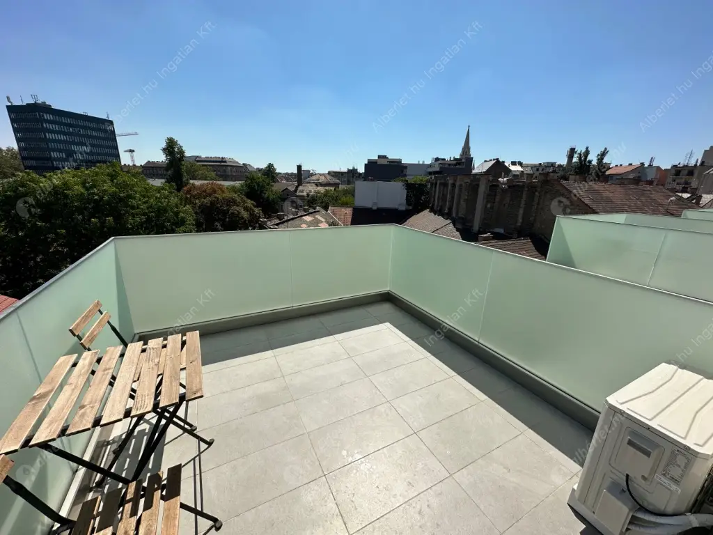 Kiadó albérlet 305000 Ft/hó áron: Budapest, VIII. kerület  Corvin sétány. Mérete: 38 nm, 2 szobás | Alberlet.hu - 6592866