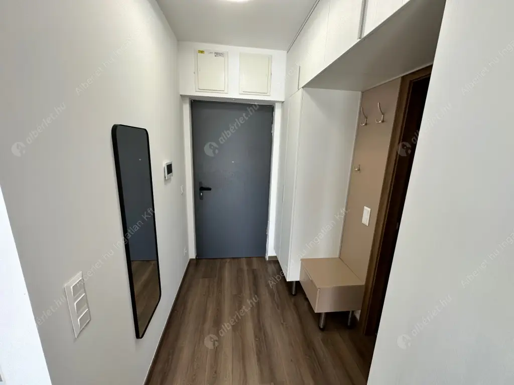 Kiadó albérlet 305000 Ft/hó áron: Budapest, VIII. kerület  Corvin sétány. Mérete: 38 nm, 2 szobás | Alberlet.hu - 6592875