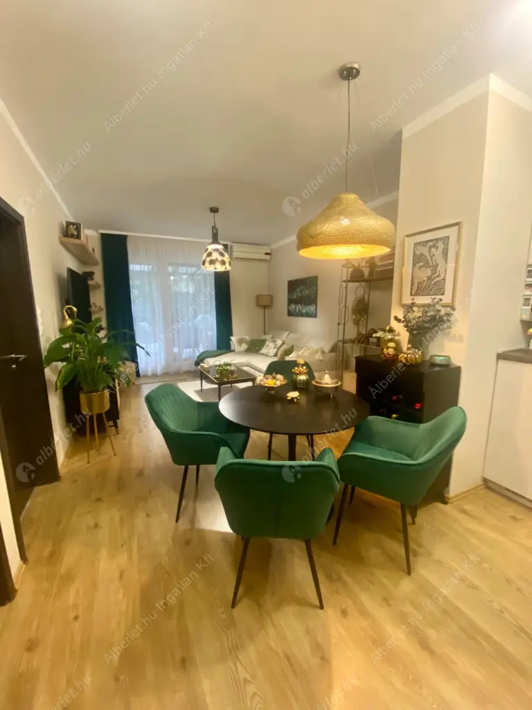 Kiadó albérlet 350000 Ft/hó áron: Budapest, VIII. kerület  Corvin sétány. Mérete: 43 nm, 2 szobás | Alberlet.hu - 6586694