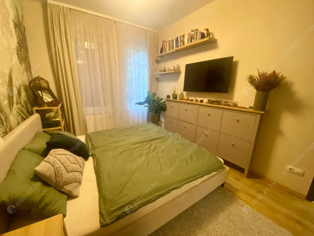 Kiadó albérlet 350000 Ft/hó áron: Budapest, VIII. kerület  Corvin sétány. Mérete: 43 nm, 2 szobás | Alberlet.hu - 6586700