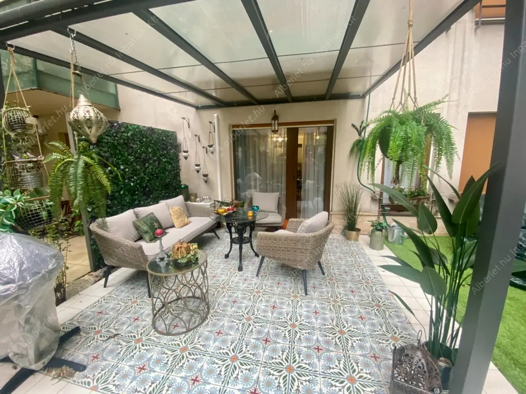 Kiadó albérlet 350000 Ft/hó áron: Budapest, VIII. kerület  Corvin sétány. Mérete: 43 nm, 2 szobás | Alberlet.hu - 6586704