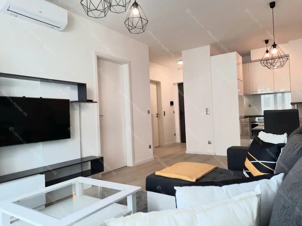 Kiadó albérlet 350000 Ft/hó áron: Budapest, VIII. kerület  Corvin sétány. Mérete: 43 nm, 1 szobás | Alberlet.hu - 6693276