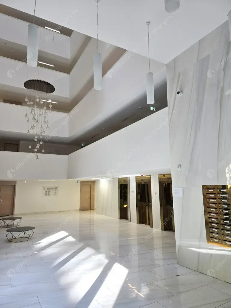 Kiadó albérlet 360000 Ft/hó áron: Budapest, VIII. kerület  Corvin sétány. Mérete: 44 nm, 2 szobás | Alberlet.hu - 6558925