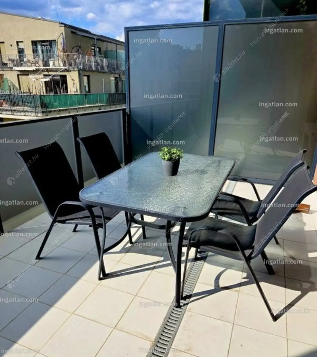 Kiadó albérlet 340000 Ft/hó áron: Budapest, VIII. kerület  Corvin sétány. Mérete: 44 nm, 2 szobás | Alberlet.hu - 6609234