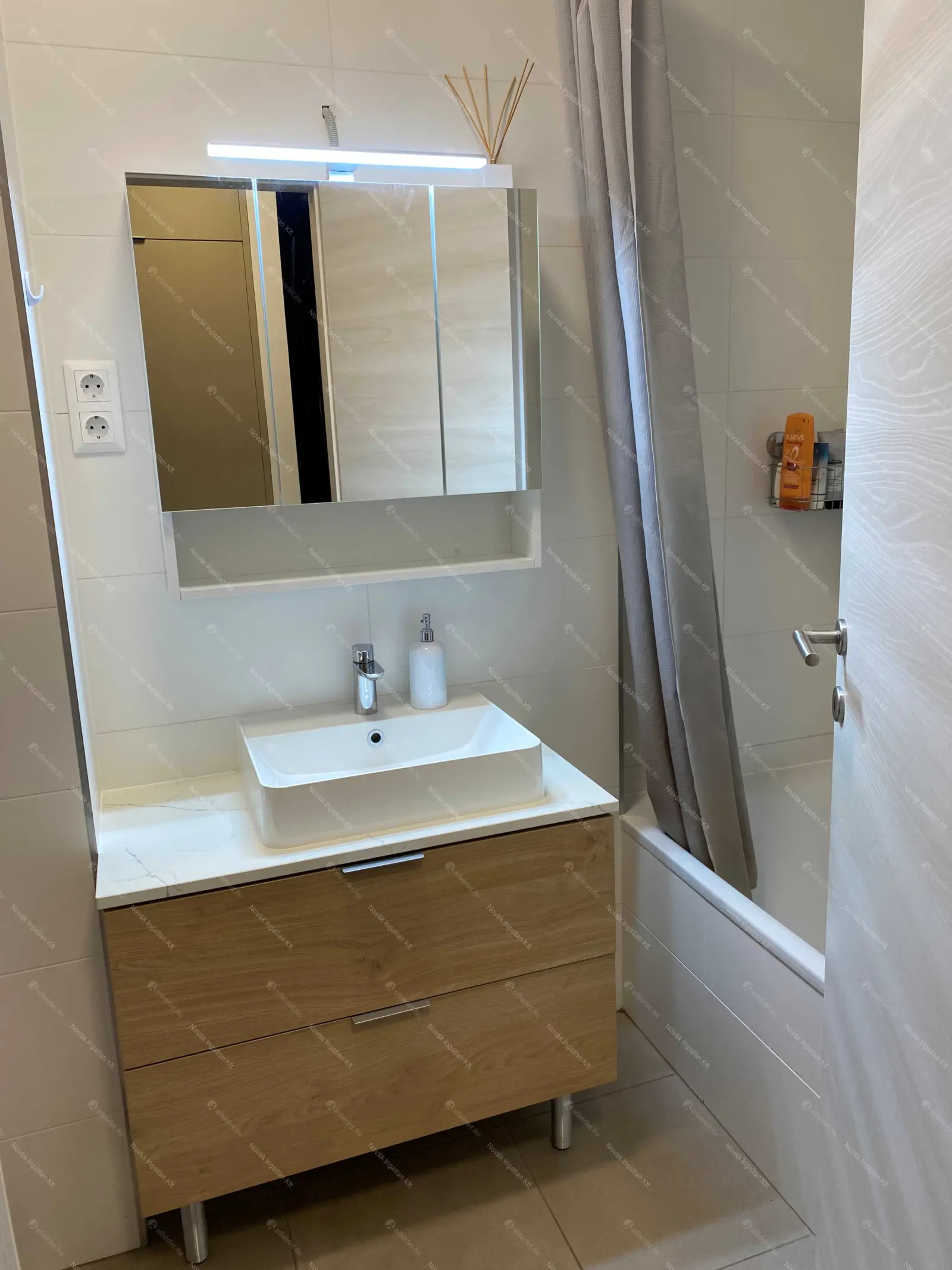 Kiadó albérlet 340000 Ft/hó áron: Budapest, VIII. kerület  Corvin sétány. Mérete: 45 nm, 2 szobás | Alberlet.hu - 6697172