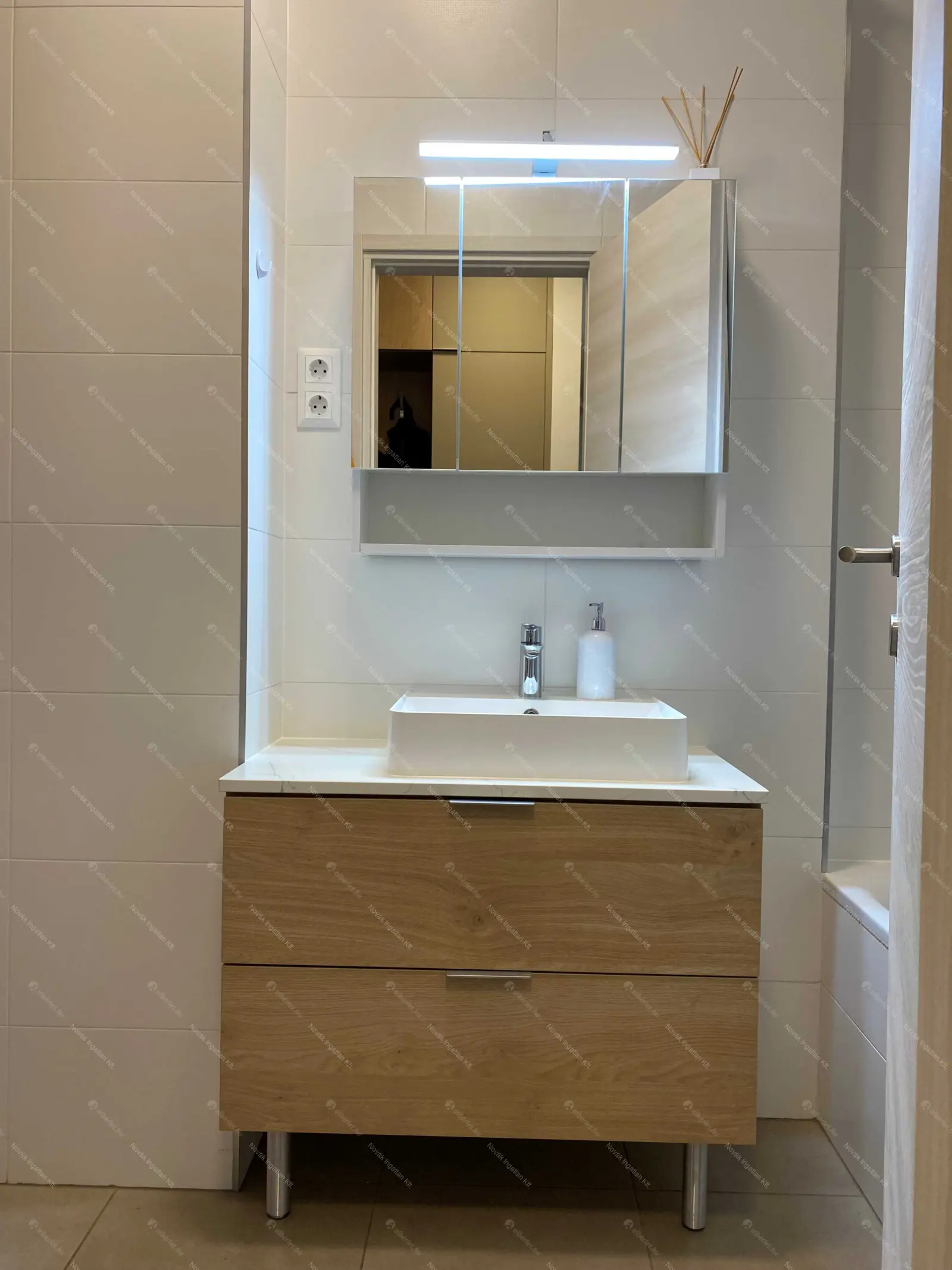 Kiadó albérlet 340000 Ft/hó áron: Budapest, VIII. kerület  Corvin sétány. Mérete: 45 nm, 2 szobás | Alberlet.hu - 6697174