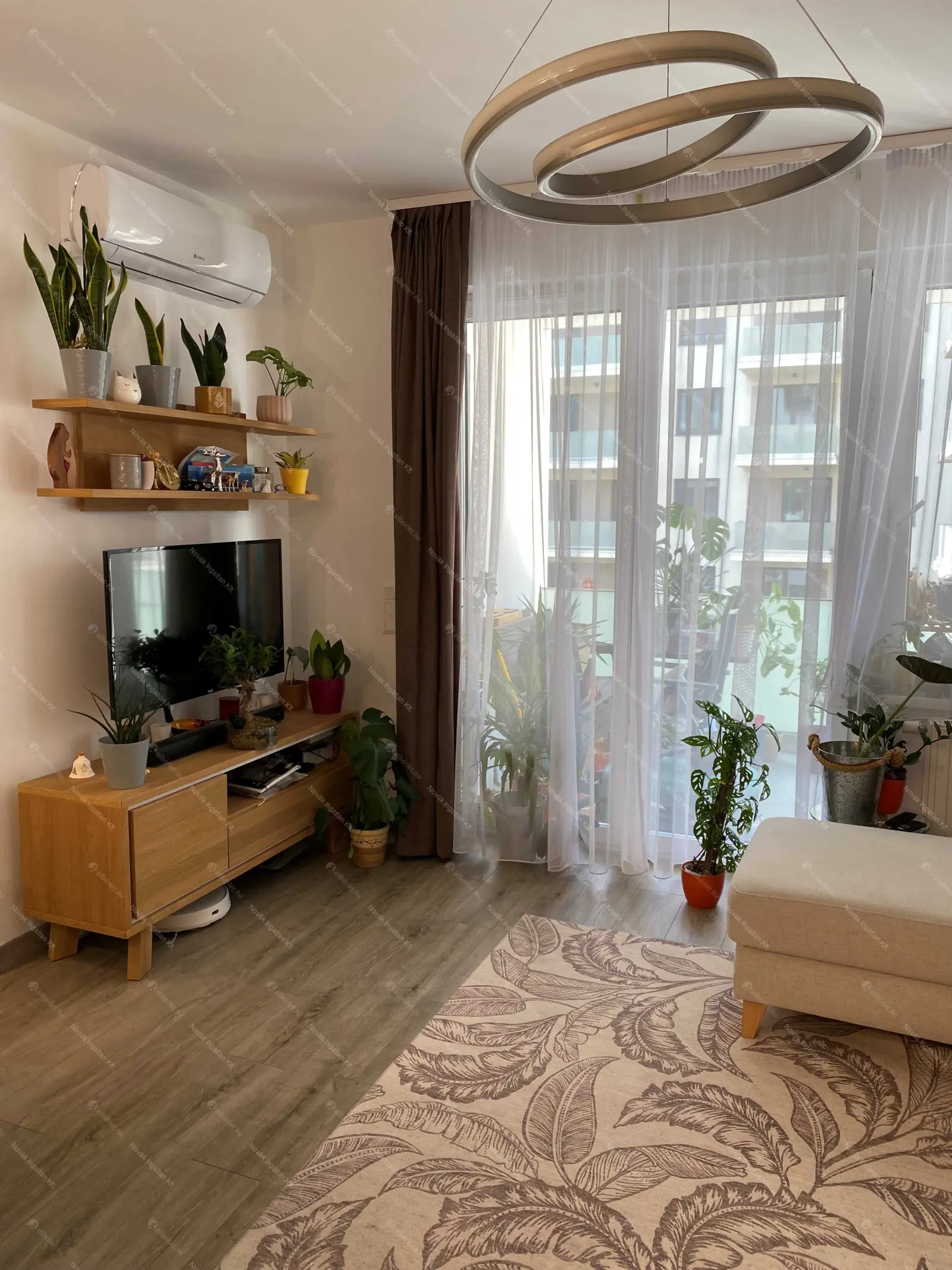 Kiadó albérlet 340000 Ft/hó áron: Budapest, VIII. kerület  Corvin sétány. Mérete: 45 nm, 2 szobás | Alberlet.hu - 6697186