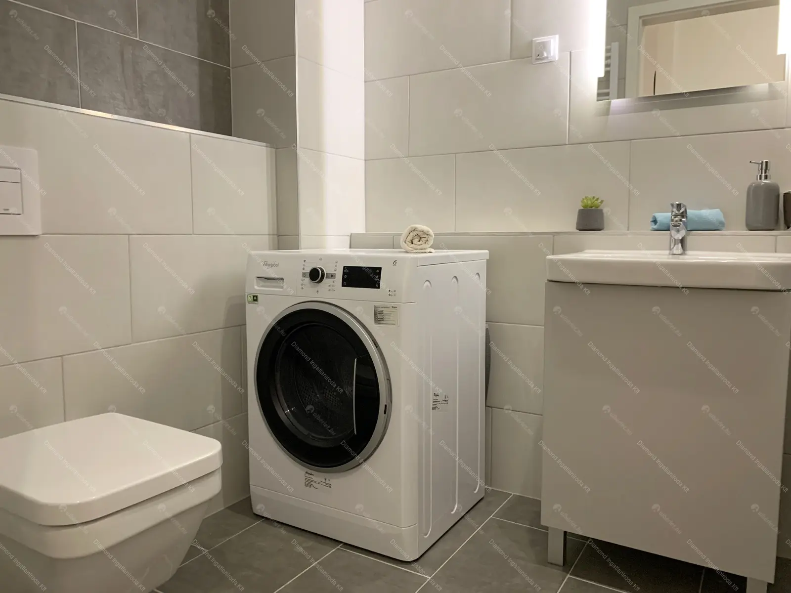 Kiadó albérlet 340000 Ft/hó áron: Budapest, VIII. kerület  Corvin sétány. Mérete: 46 nm, 2 szobás | Alberlet.hu - 6650040