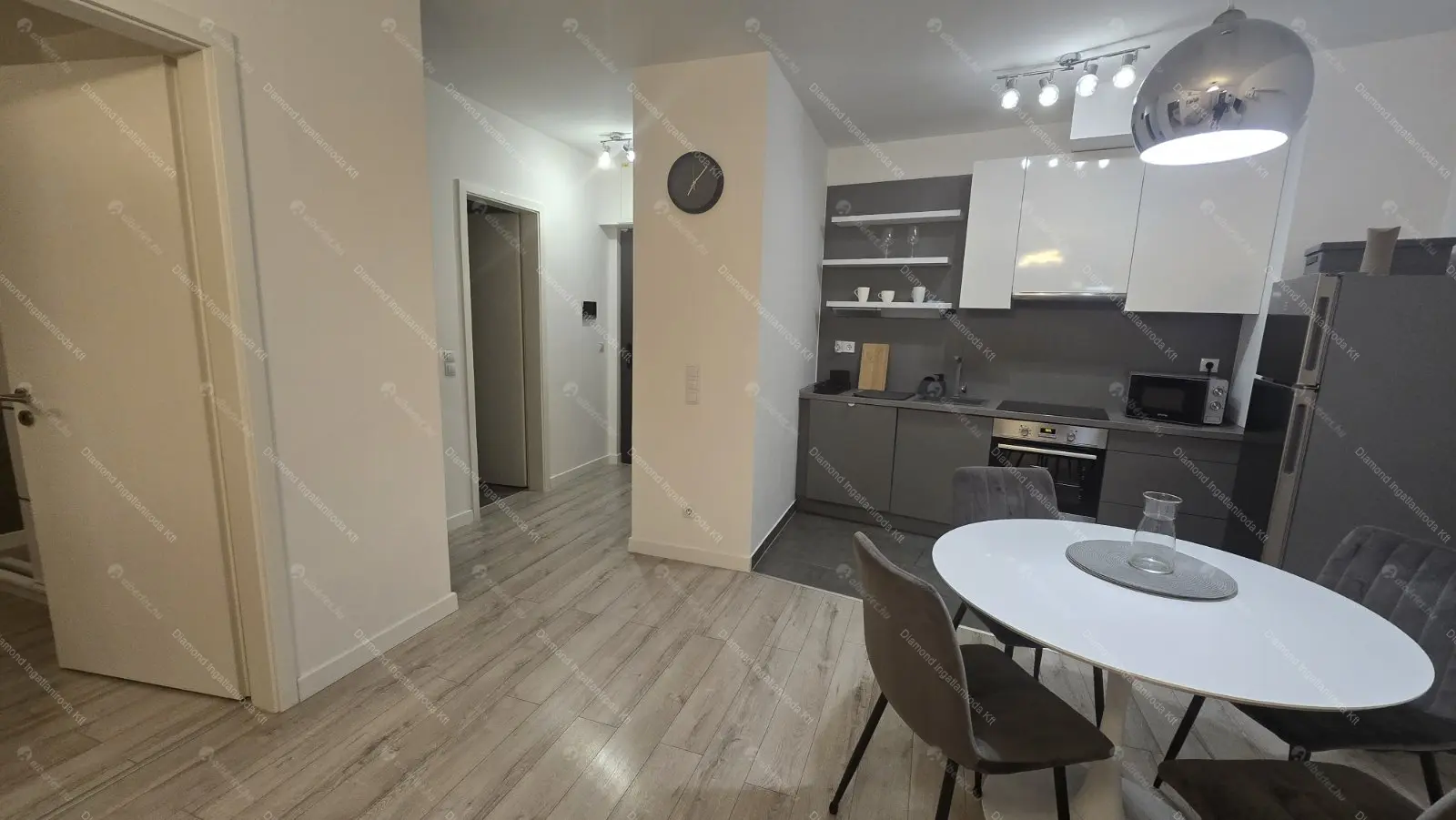 Kiadó albérlet 330000 Ft/hó áron: Budapest, VIII. kerület  Corvin sétány. Mérete: 46 nm, 2 szobás | Alberlet.hu - 6681534