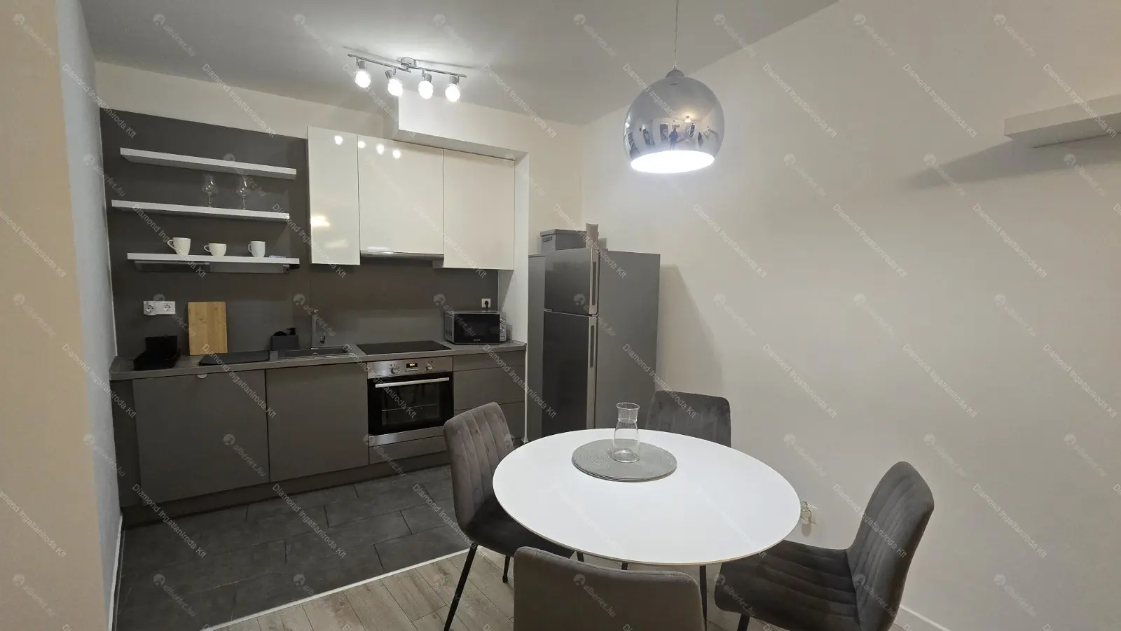 Kiadó albérlet 330000 Ft/hó áron: Budapest, VIII. kerület  Corvin sétány. Mérete: 46 nm, 2 szobás | Alberlet.hu - 6681539