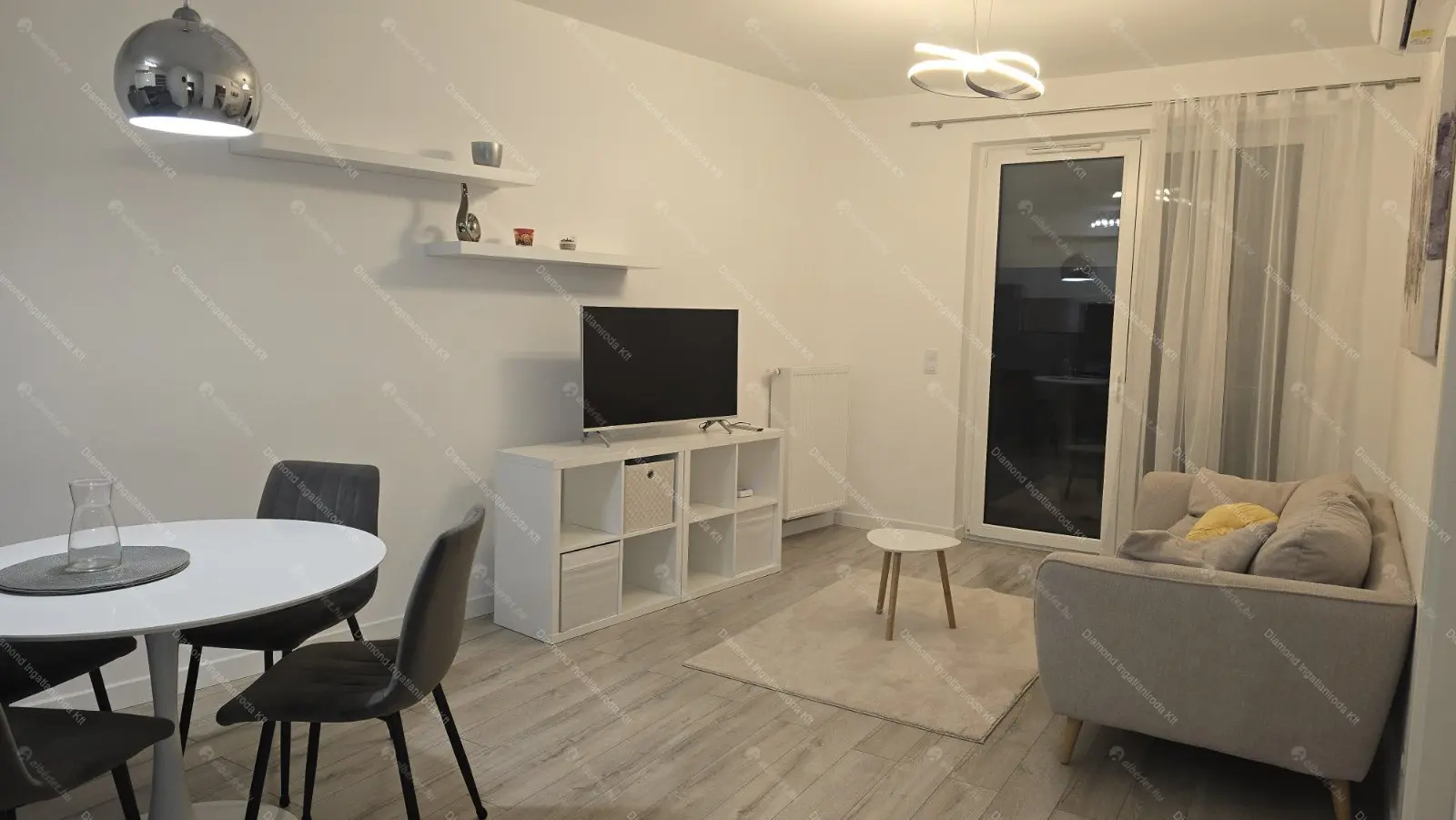 Kiadó albérlet 330000 Ft/hó áron: Budapest, VIII. kerület  Corvin sétány. Mérete: 46 nm, 2 szobás | Alberlet.hu - 6681540