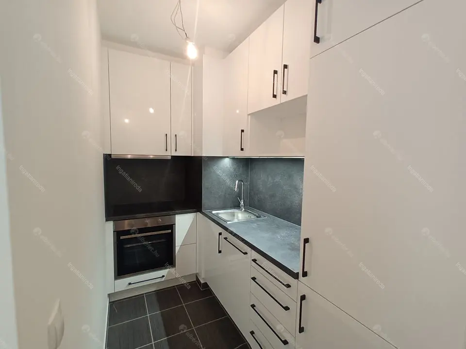 Kiadó albérlet 280000 Ft/hó áron: Budapest, VIII. kerület  Corvin sétány. Mérete: 46 nm, 2 szobás | Alberlet.hu - 6674534