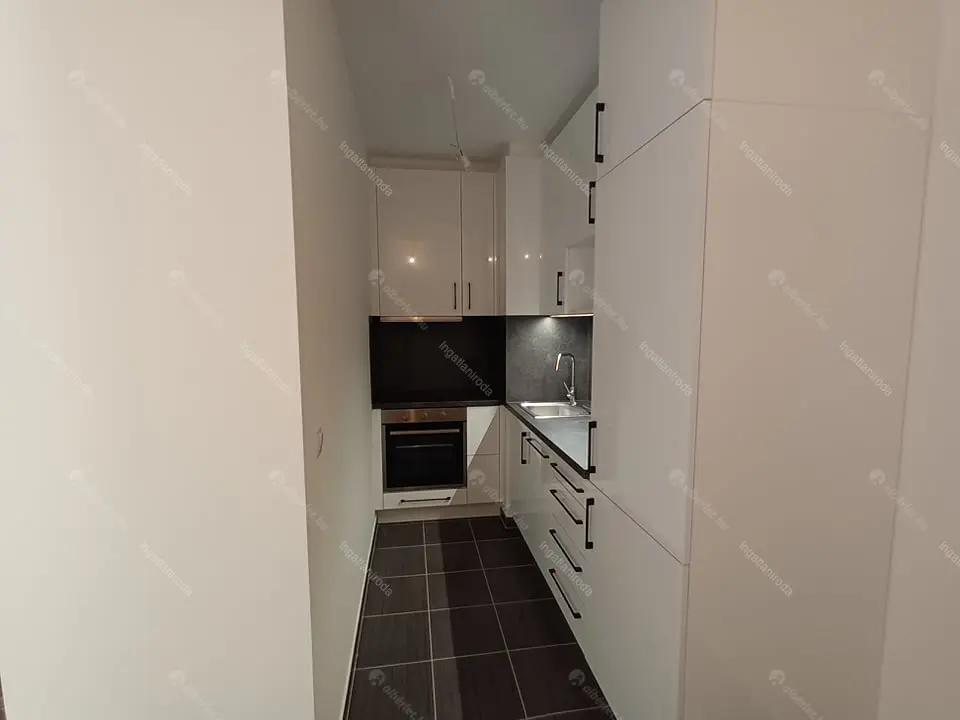 Kiadó albérlet 280000 Ft/hó áron: Budapest, VIII. kerület  Corvin sétány. Mérete: 46 nm, 2 szobás | Alberlet.hu - 6674540