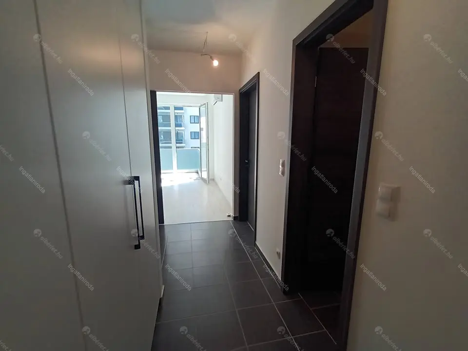 Kiadó albérlet 280000 Ft/hó áron: Budapest, VIII. kerület  Corvin sétány. Mérete: 46 nm, 2 szobás | Alberlet.hu - 6674541