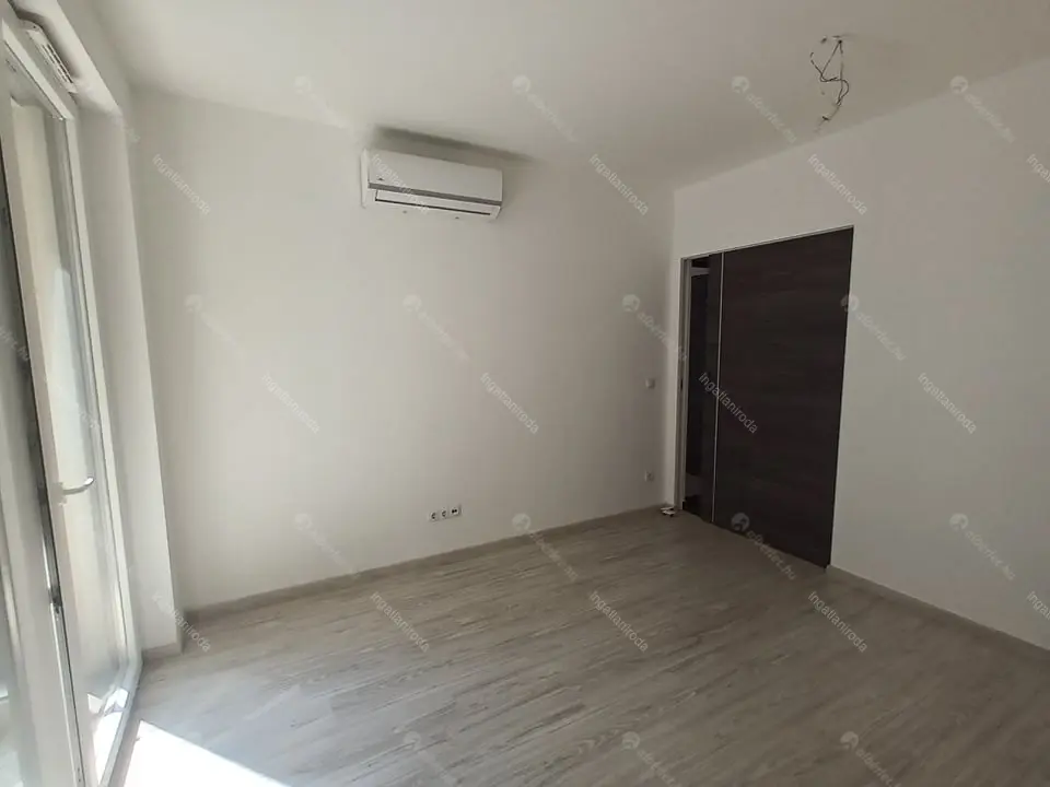 Kiadó albérlet 280000 Ft/hó áron: Budapest, VIII. kerület  Corvin sétány. Mérete: 46 nm, 2 szobás | Alberlet.hu - 6674543