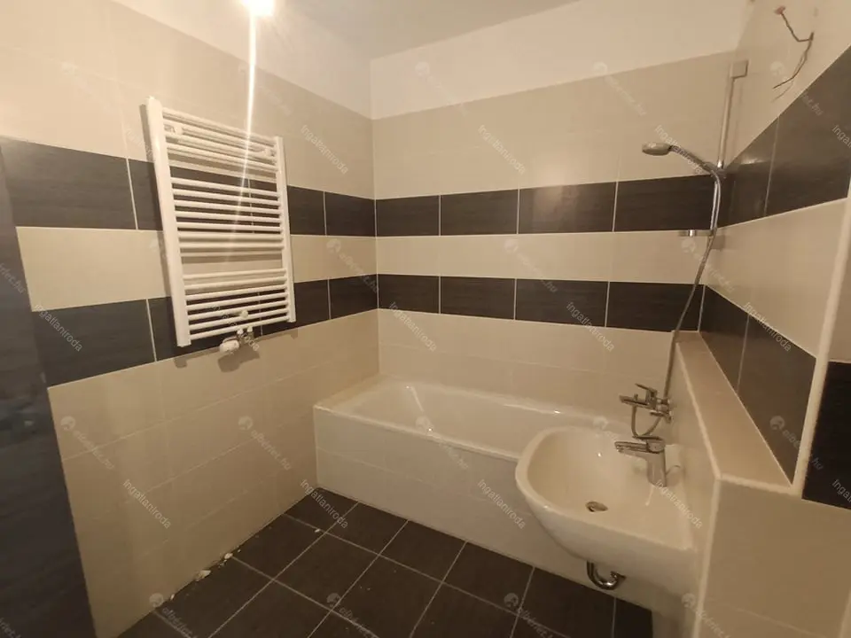 Kiadó albérlet 280000 Ft/hó áron: Budapest, VIII. kerület  Corvin sétány. Mérete: 46 nm, 2 szobás | Alberlet.hu - 6674548