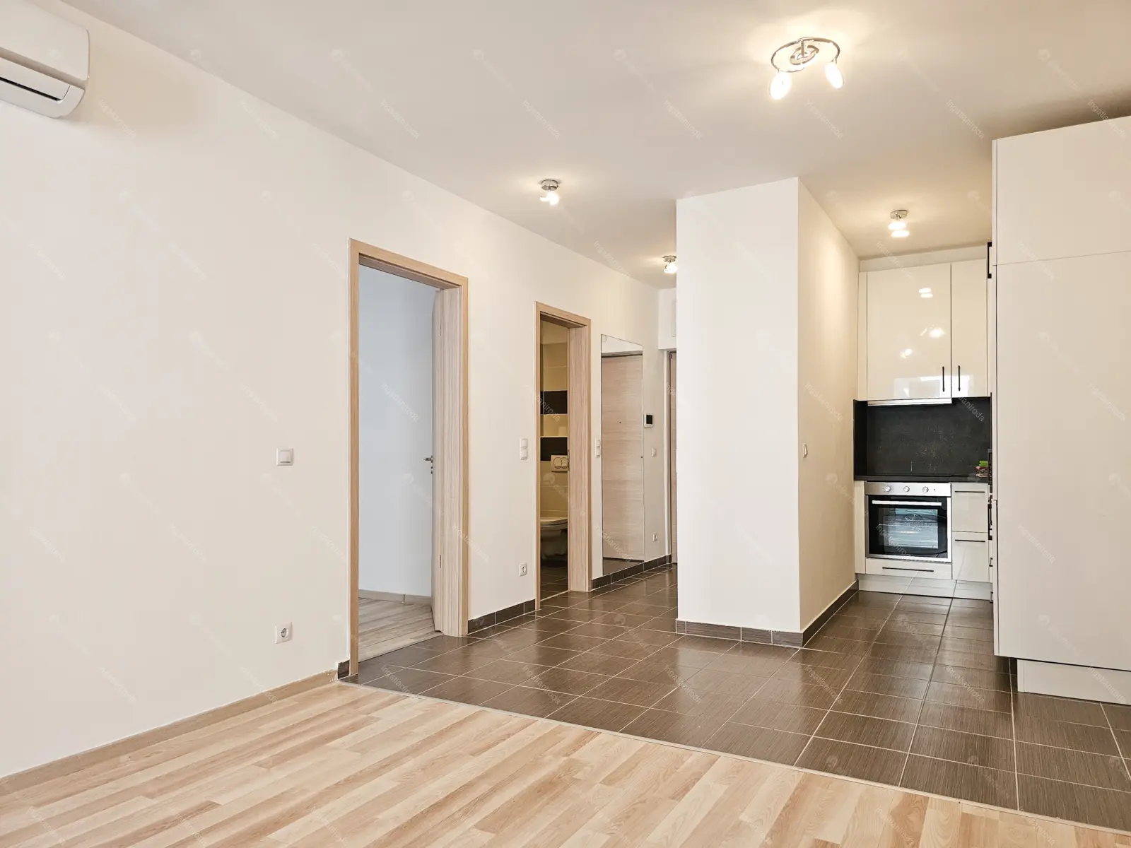 Kiadó albérlet 280000 Ft/hó áron: Budapest, VIII. kerület  Corvin sétány. Mérete: 46 nm, 2 szobás | Alberlet.hu - 6709264