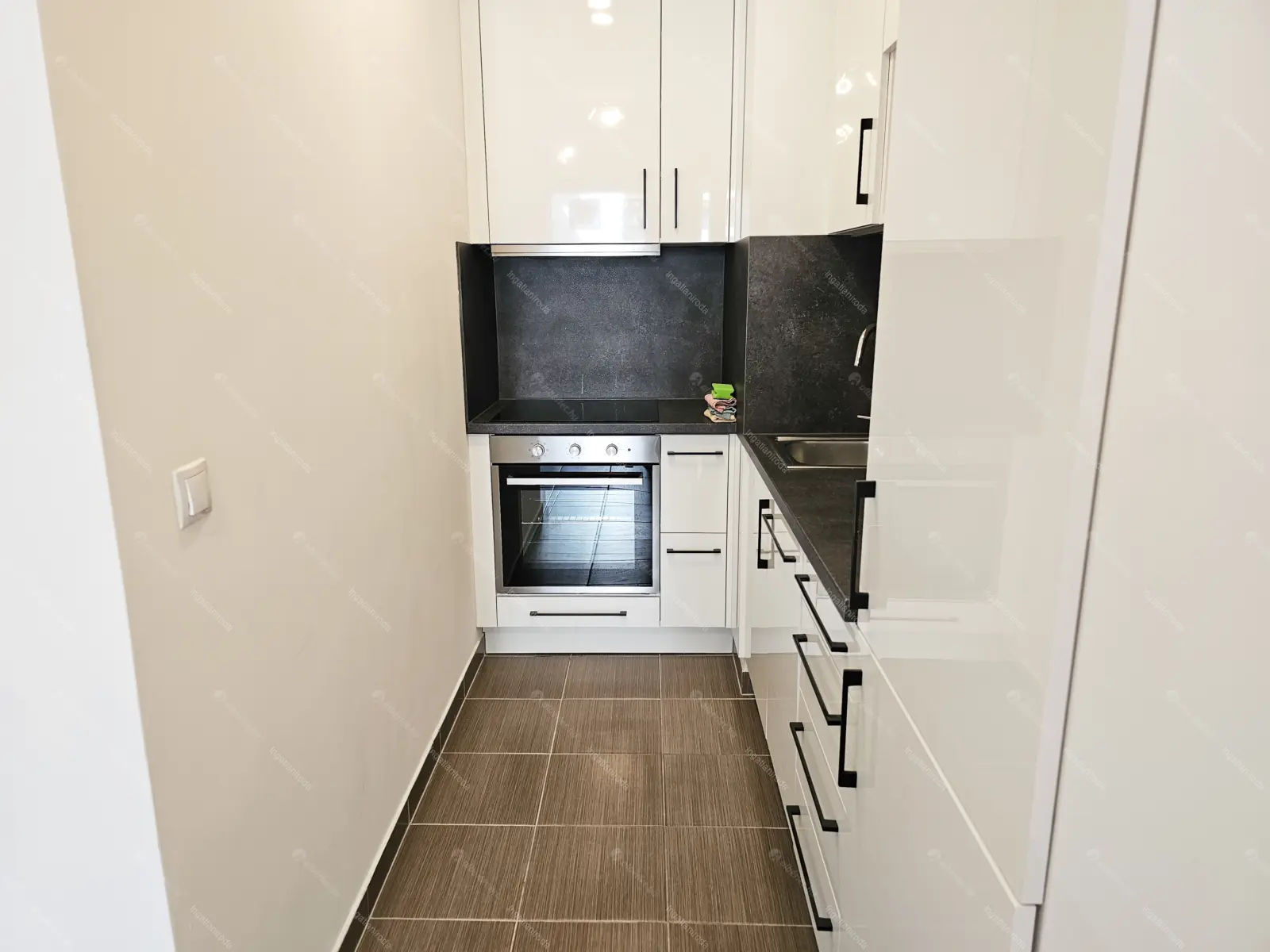 Kiadó albérlet 280000 Ft/hó áron: Budapest, VIII. kerület  Corvin sétány. Mérete: 46 nm, 2 szobás | Alberlet.hu - 6709265