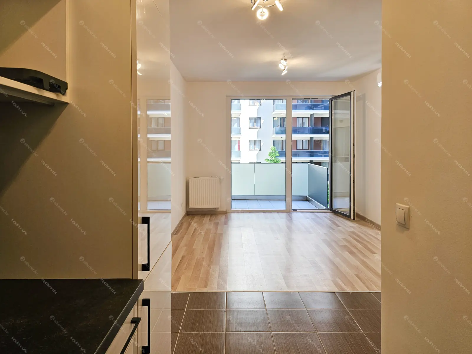 Kiadó albérlet 280000 Ft/hó áron: Budapest, VIII. kerület  Corvin sétány. Mérete: 46 nm, 2 szobás | Alberlet.hu - 6709270