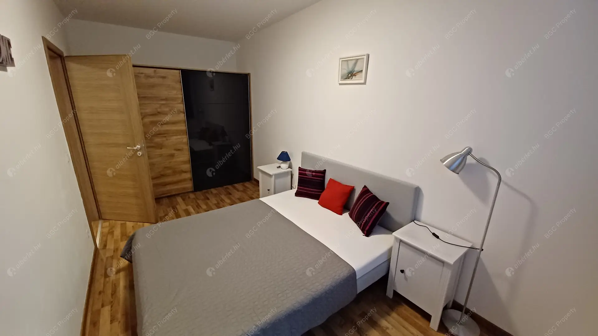 Kiadó albérlet 330000 Ft/hó áron: Budapest, VIII. kerület  Corvin sétány. Mérete: 47 nm, 1 szobás | Alberlet.hu - 6148644
