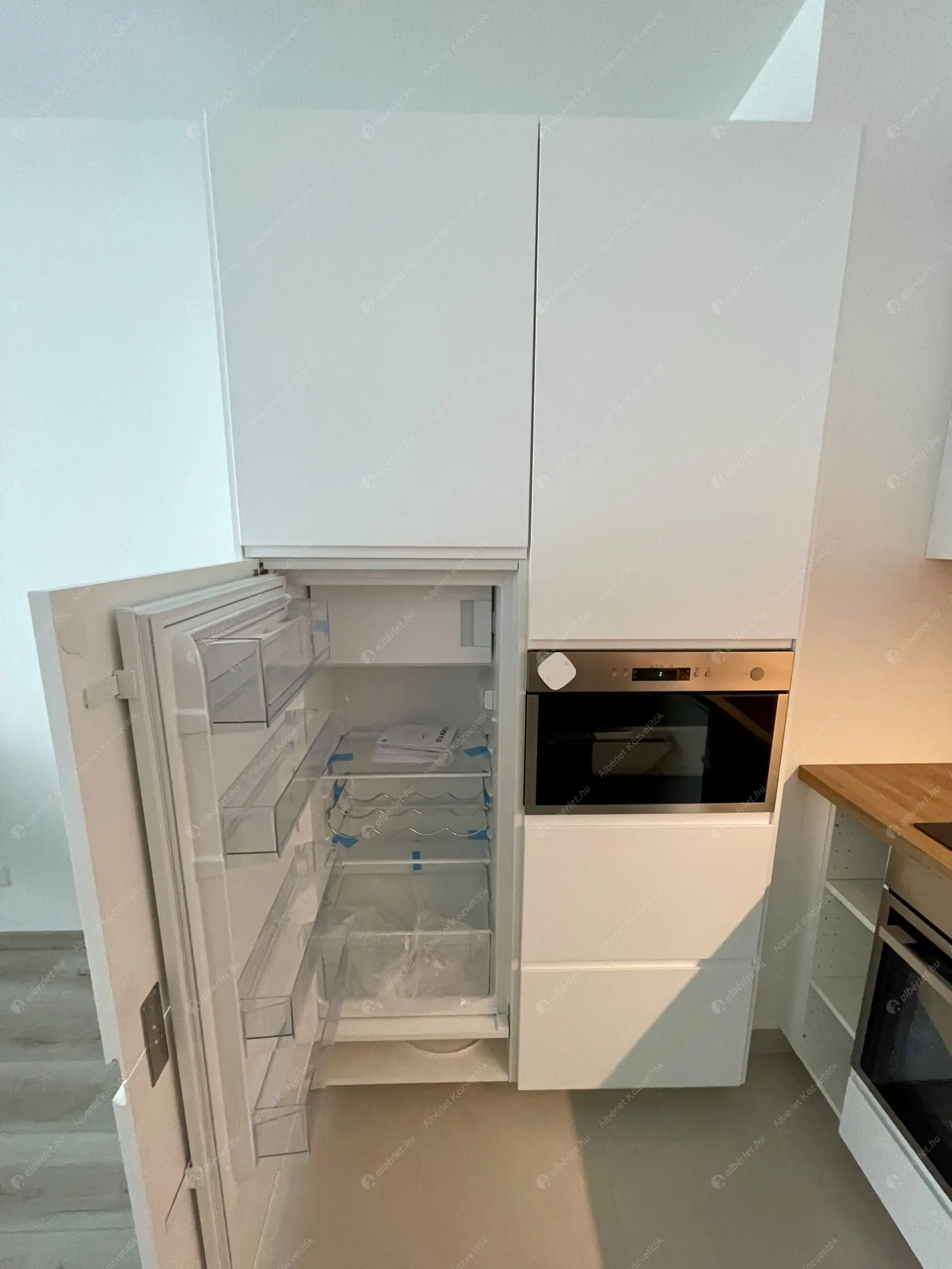 Kiadó albérlet 300000 Ft/hó áron: Budapest, VIII. kerület  Corvin sétány. Mérete: 47 nm, 1 szobás | Alberlet.hu - 6555228