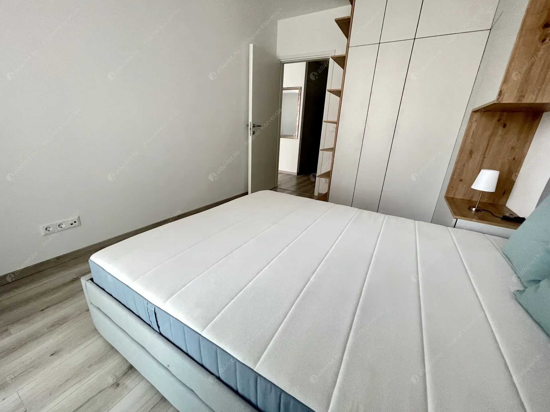 Kiadó albérlet 300000 Ft/hó áron: Budapest, VIII. kerület  Corvin sétány. Mérete: 47 nm, 1 szobás | Alberlet.hu - 6555232