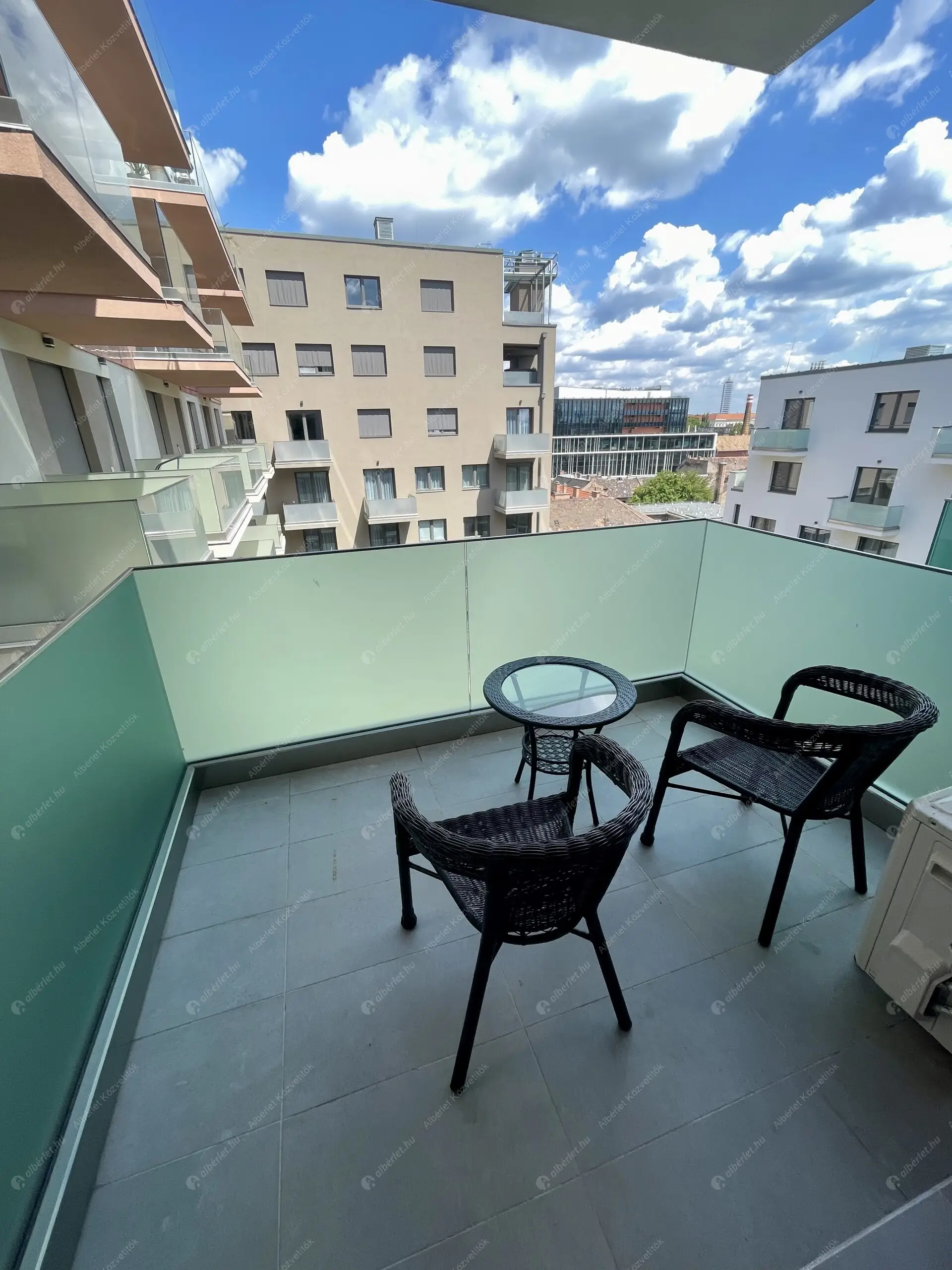 Kiadó albérlet 300000 Ft/hó áron: Budapest, VIII. kerület  Corvin sétány. Mérete: 47 nm, 1 szobás | Alberlet.hu - 6555238