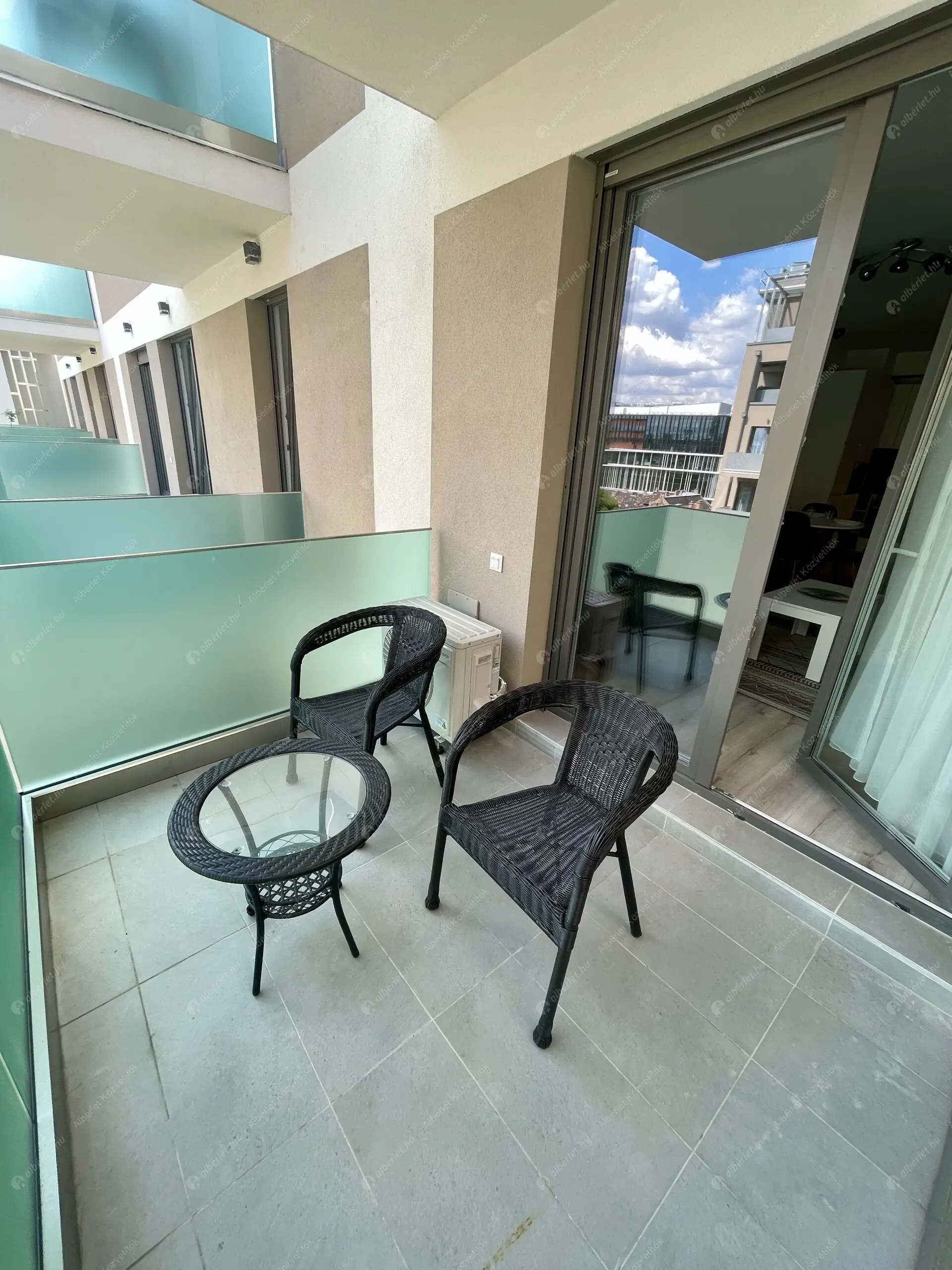 Kiadó albérlet 300000 Ft/hó áron: Budapest, VIII. kerület  Corvin sétány. Mérete: 47 nm, 1 szobás | Alberlet.hu - 6555241