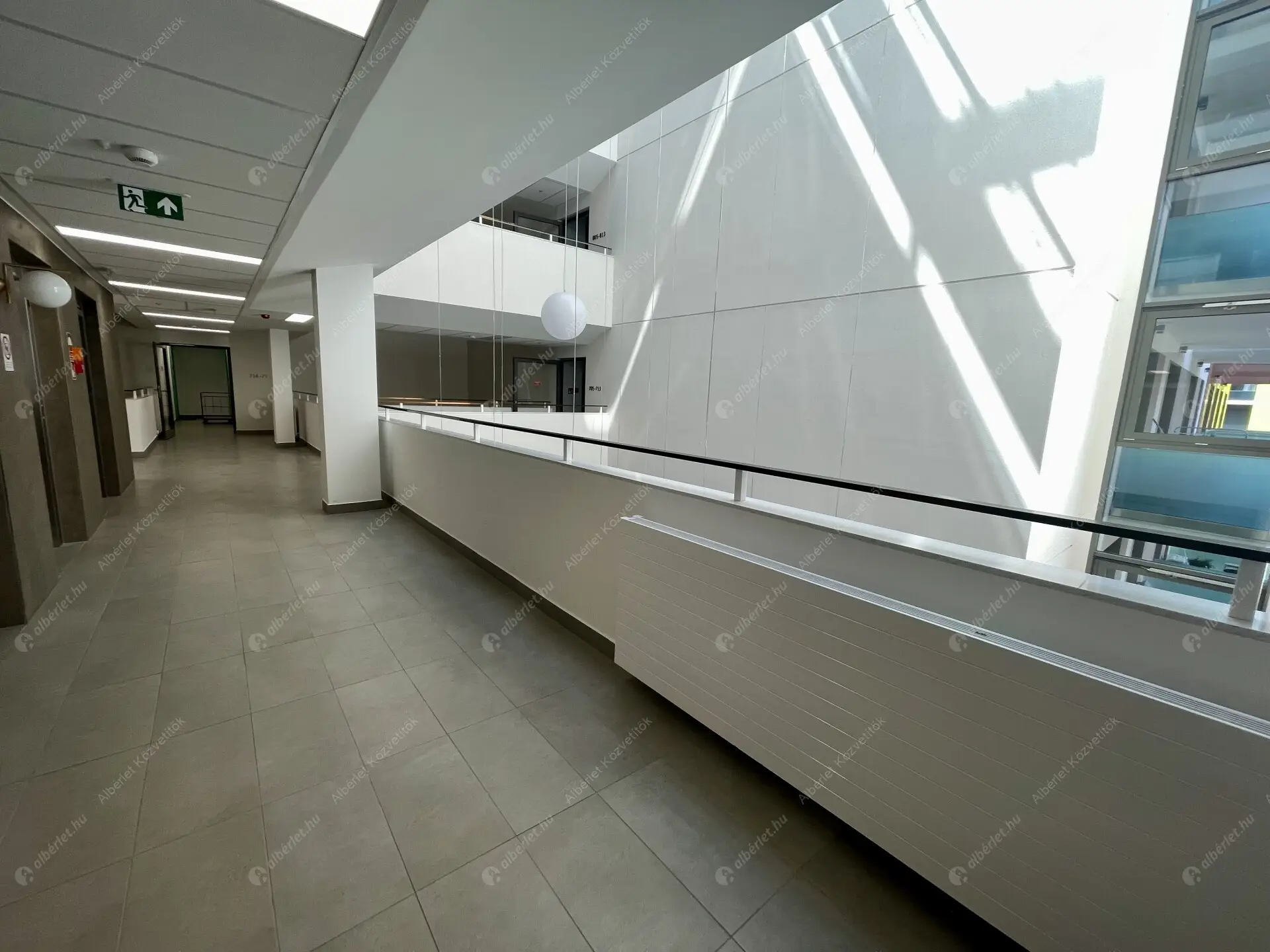 Kiadó albérlet 300000 Ft/hó áron: Budapest, VIII. kerület  Corvin sétány. Mérete: 47 nm, 1 szobás | Alberlet.hu - 6555242