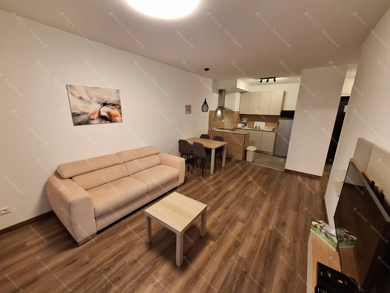 Kiadó albérlet 310000 Ft/hó áron: Budapest, VIII. kerület  Corvin sétány. Mérete: 47 nm, 2 szobás | Alberlet.hu - 6644893