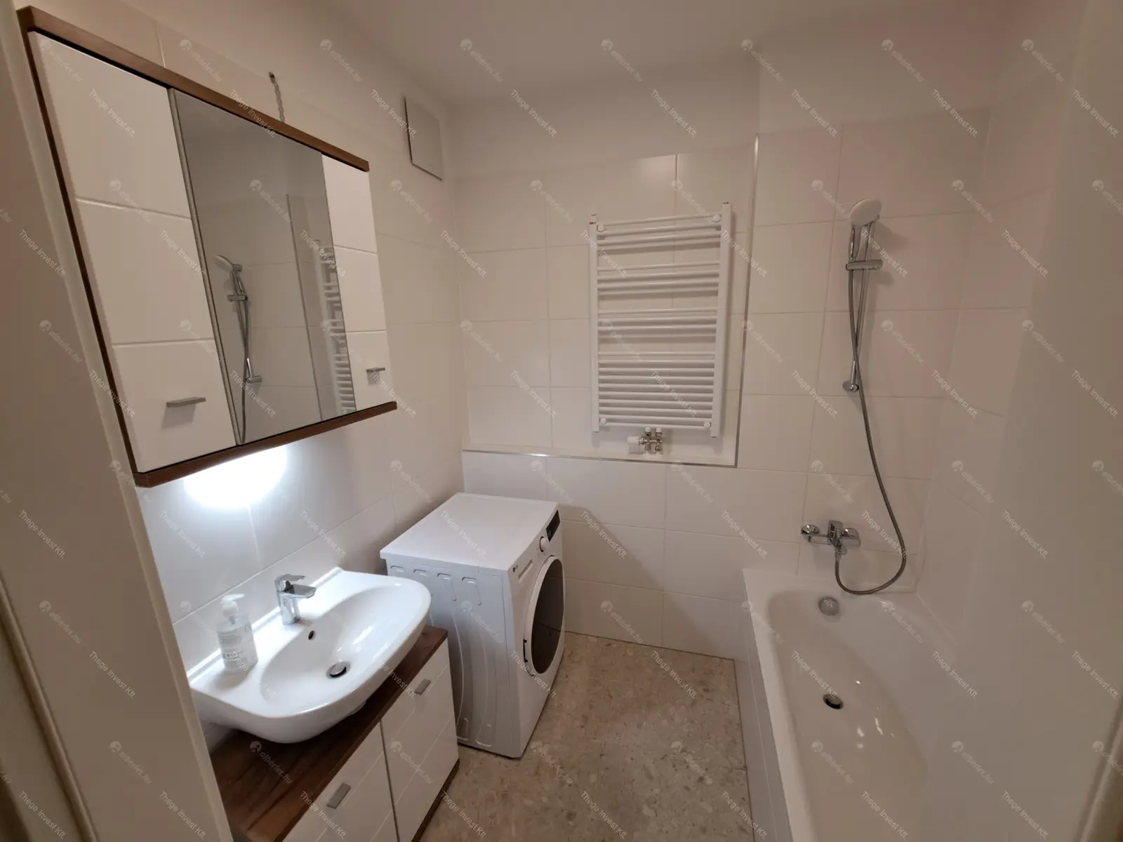 Kiadó albérlet 320000 Ft/hó áron: Budapest, VIII. kerület  Corvin sétány. Mérete: 48 nm, 1 szobás | Alberlet.hu - 6646520