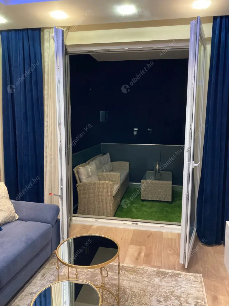 Kiadó albérlet 340000 Ft/hó áron: Budapest, VIII. kerület  Corvin sétány. Mérete: 48 nm, 2 szobás | Alberlet.hu - 6581245
