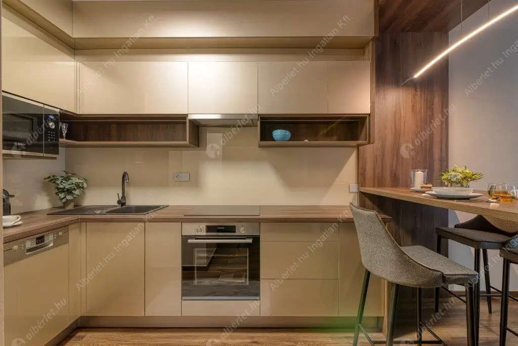 Kiadó albérlet 450000 Ft/hó áron: Budapest, VIII. kerület  Corvin sétány. Mérete: 48 nm, 2 szobás | Alberlet.hu - 6600410