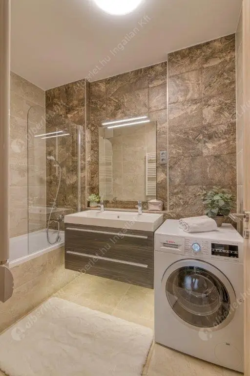 Kiadó albérlet 450000 Ft/hó áron: Budapest, VIII. kerület  Corvin sétány. Mérete: 48 nm, 2 szobás | Alberlet.hu - 6600412