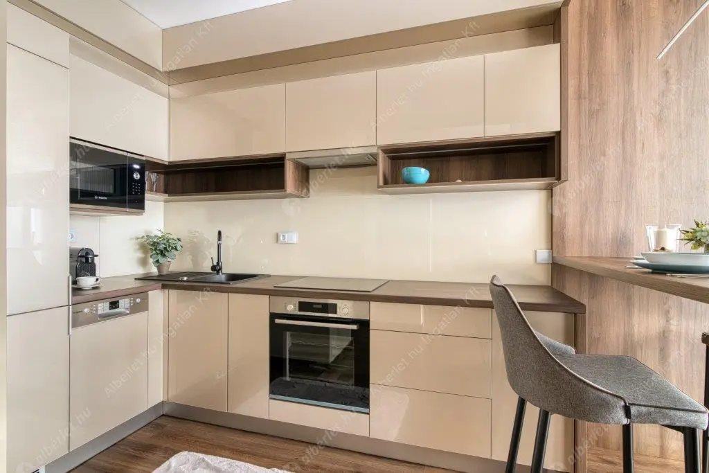 Kiadó albérlet 415000 Ft/hó áron: Budapest, VIII. kerület  Corvin sétány. Mérete: 48 nm, 2 szobás | Alberlet.hu - 6621861