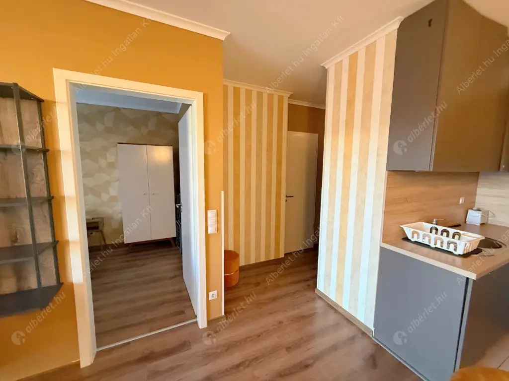 Kiadó albérlet 350000 Ft/hó áron: Budapest, VIII. kerület  Corvin sétány. Mérete: 48 nm, 2 szobás | Alberlet.hu - 6630013
