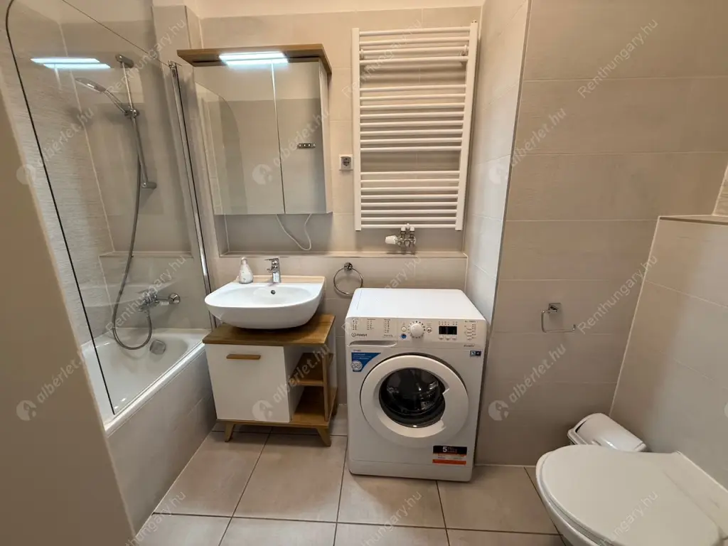 Kiadó albérlet 350000 Ft/hó áron: Budapest, VIII. kerület  Corvin sétány. Mérete: 48 nm, 2 szobás | Alberlet.hu - 6630912