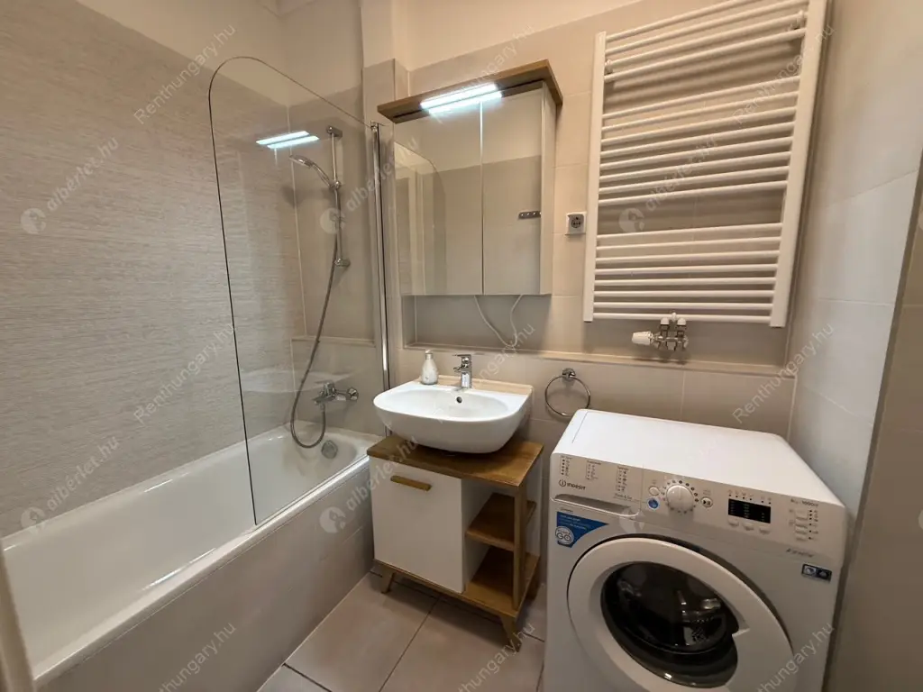 Kiadó albérlet 350000 Ft/hó áron: Budapest, VIII. kerület  Corvin sétány. Mérete: 48 nm, 2 szobás | Alberlet.hu - 6630917