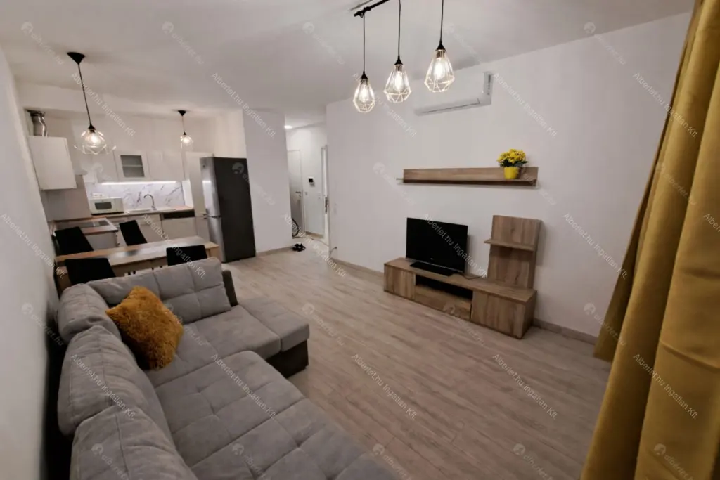 Kiadó albérlet 320000 Ft/hó áron: Budapest, VIII. kerület  Corvin sétány. Mérete: 49 nm, 2 szobás | Alberlet.hu - 6644678