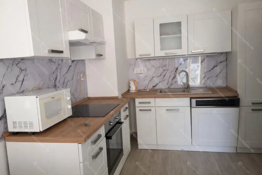 Kiadó albérlet 320000 Ft/hó áron: Budapest, VIII. kerület  Corvin sétány. Mérete: 49 nm, 2 szobás | Alberlet.hu - 6644679