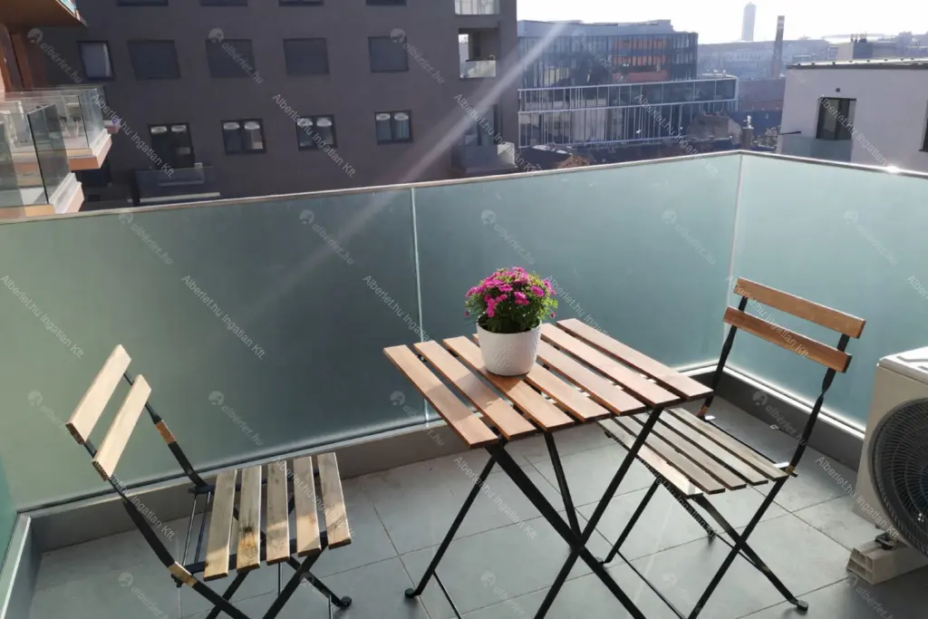 Kiadó albérlet 320000 Ft/hó áron: Budapest, VIII. kerület  Corvin sétány. Mérete: 49 nm, 2 szobás | Alberlet.hu - 6644683