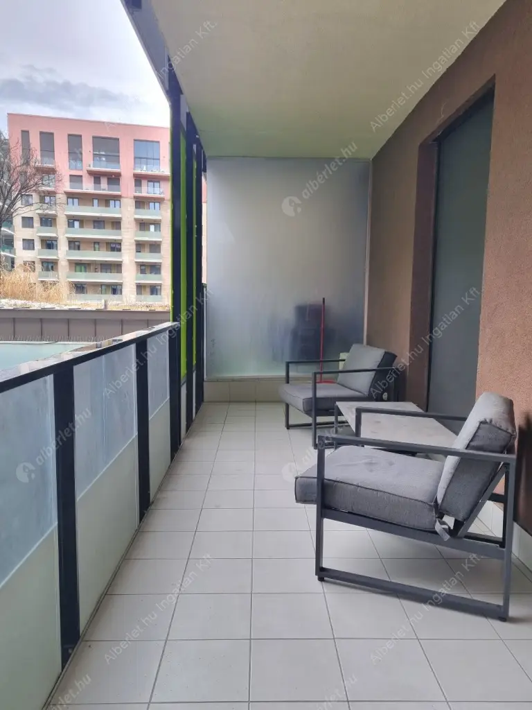 Kiadó albérlet 360000 Ft/hó áron: Budapest, VIII. kerület  Corvin sétány. Mérete: 50 nm, 2 szobás | Alberlet.hu - 6610736