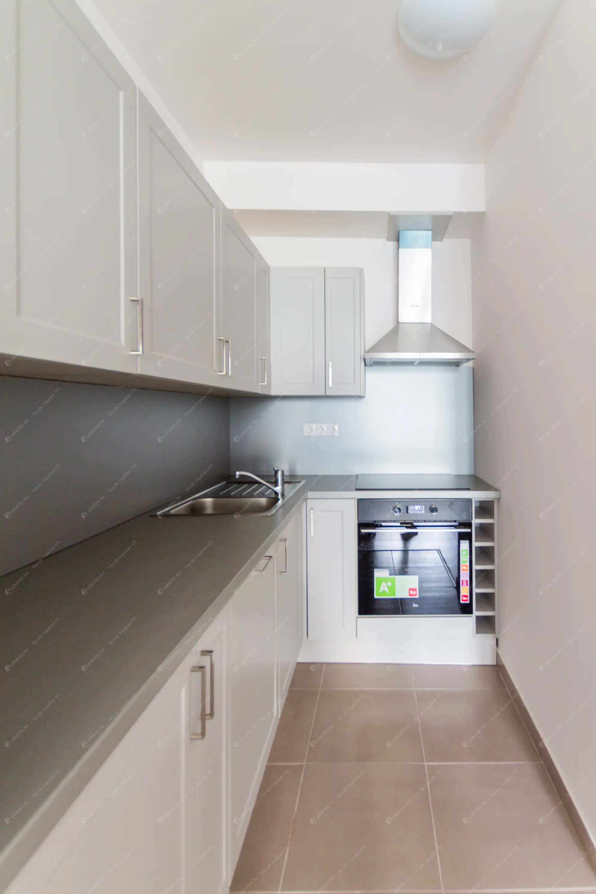 Kiadó albérlet 340000 Ft/hó áron: Budapest, VIII. kerület  Corvin sétány. Mérete: 50 nm, 2 szobás | Alberlet.hu - 6628486