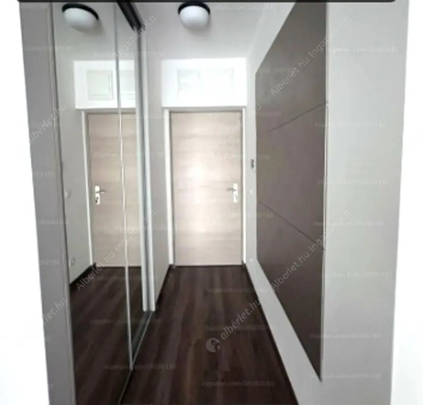 Kiadó albérlet 340000 Ft/hó áron: Budapest, VIII. kerület  Corvin sétány. Mérete: 50 nm, 2 szobás | Alberlet.hu - 6628935