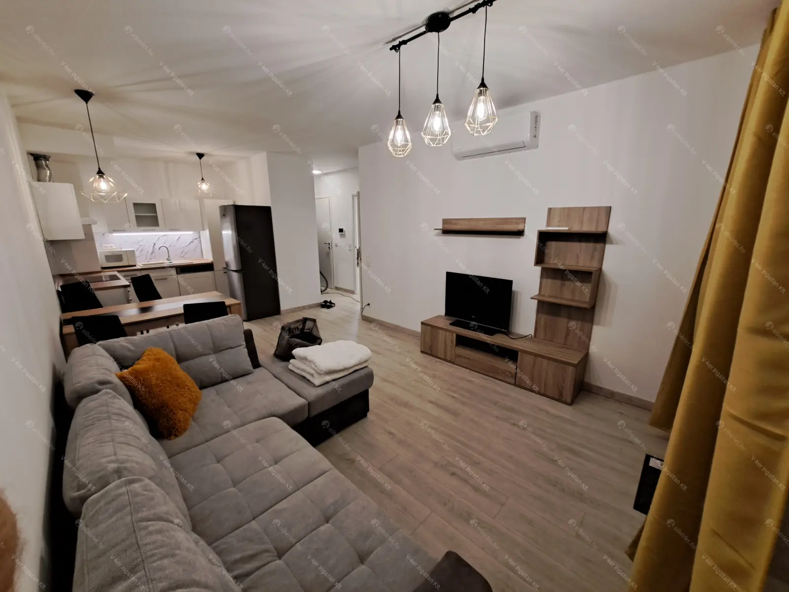 Kiadó albérlet 320000 Ft/hó áron: Budapest, VIII. kerület  Corvin sétány. Mérete: 50 nm, 2 szobás | Alberlet.hu - 6643674