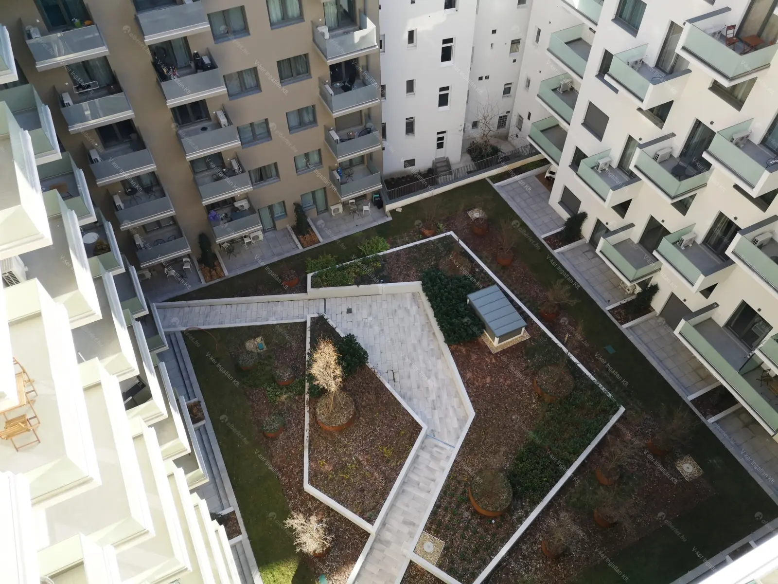 Kiadó albérlet 320000 Ft/hó áron: Budapest, VIII. kerület  Corvin sétány. Mérete: 50 nm, 2 szobás | Alberlet.hu - 6643680